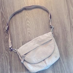 Lululemon ALL NIGHT FESTIVAL BAG 5L